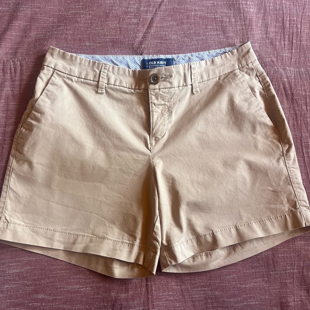 Old Navy Women's Classic Khaki Shorts